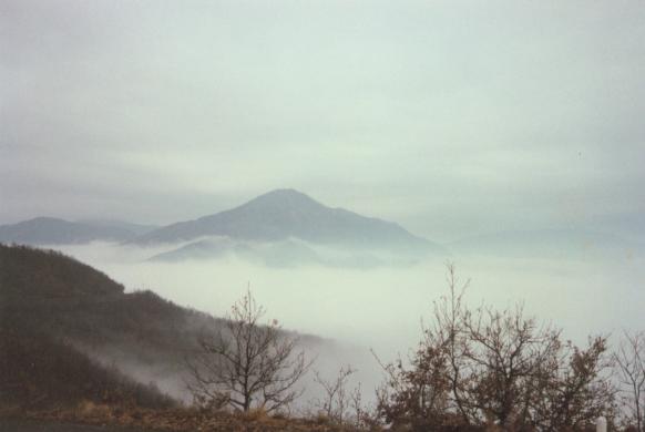 10 Tobbio tra la nebbia